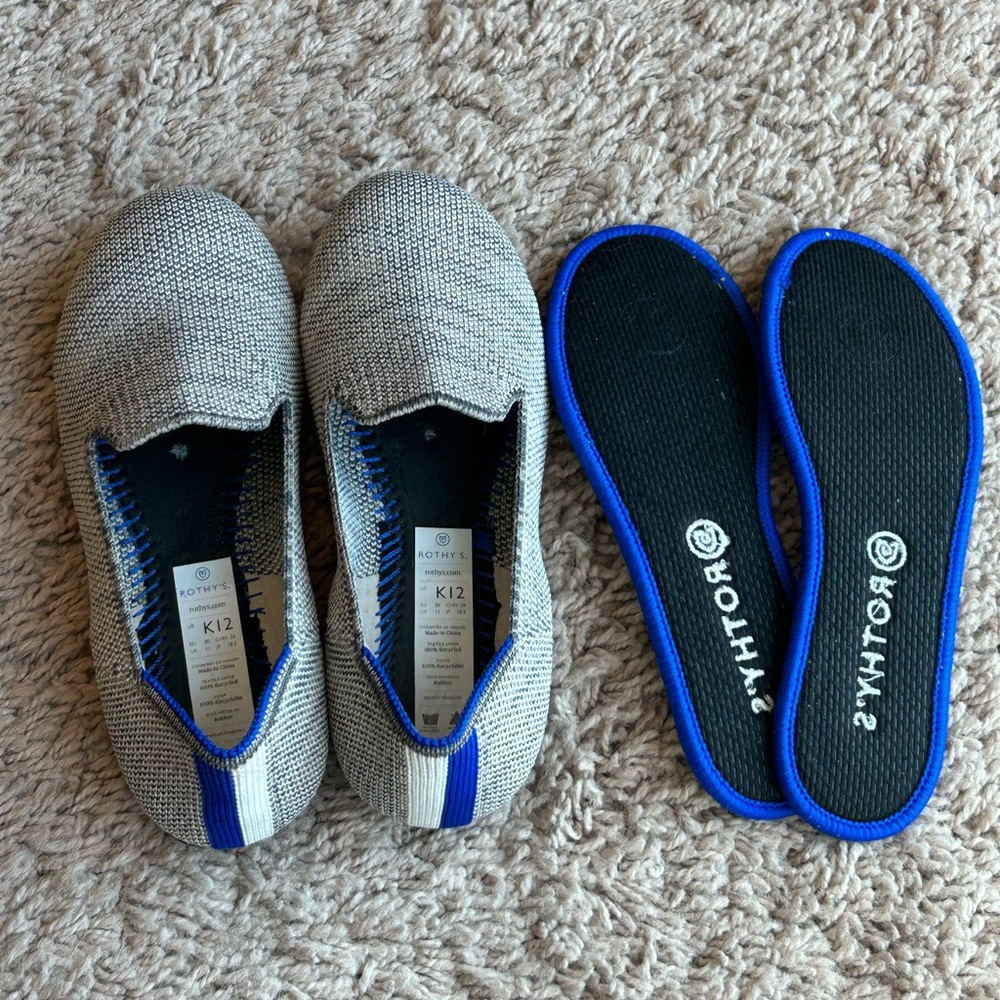 Rothy’s kid’s loafer in taupe heather gray